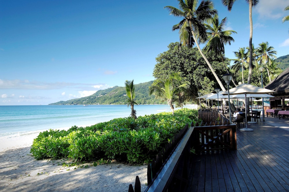Berjaya Beau Vallon Bay Resort & Casino — Beach in Victoria