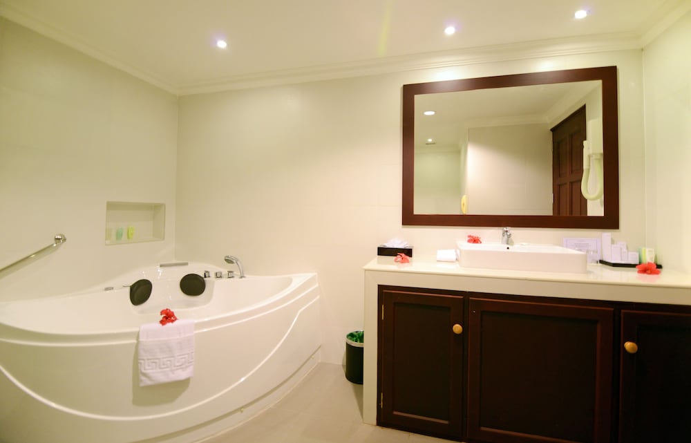 Berjaya Beau Vallon Bay Resort & Casino — Hotel rooms in Victoria
