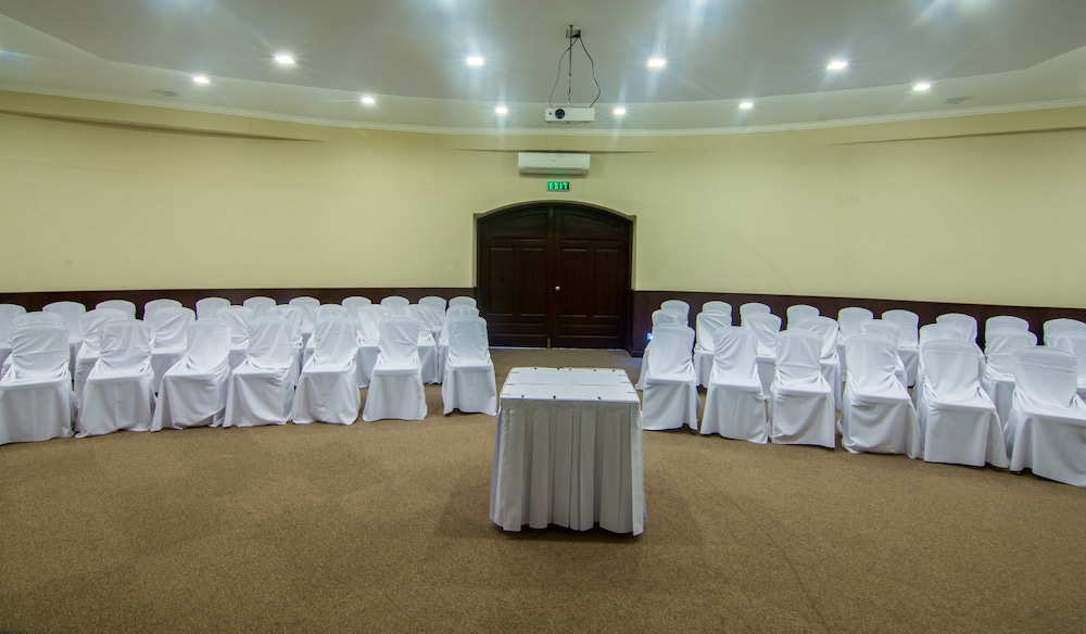 Berjaya Beau Vallon Bay Resort & Casino — Hotel building in Victoria