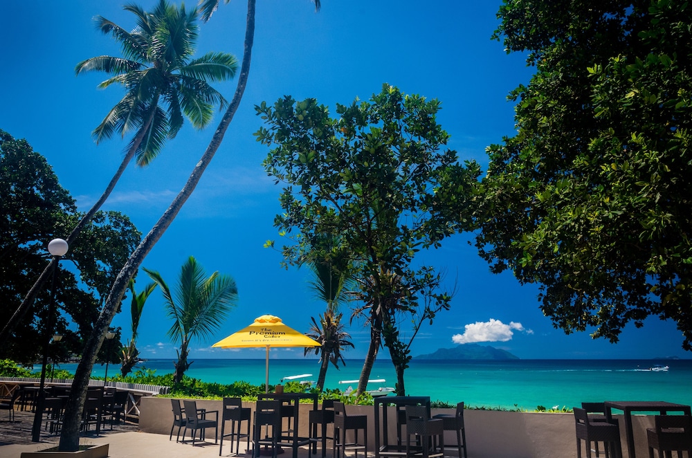 Berjaya Beau Vallon Bay Resort & Casino — Beach in Victoria