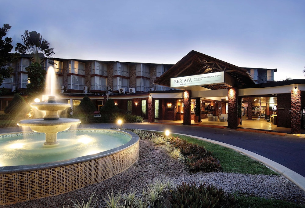 Berjaya Beau Vallon Bay Resort & Casino — Hotel building in Victoria
