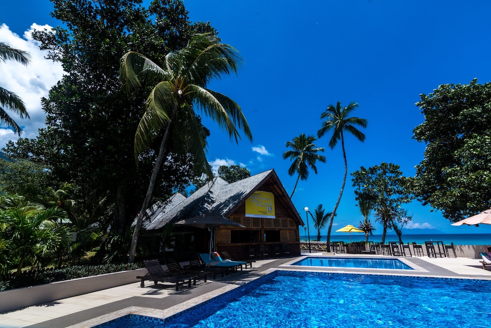 Berjaya Beau Vallon Bay Resort & Casino — Swimming pool in Victoria