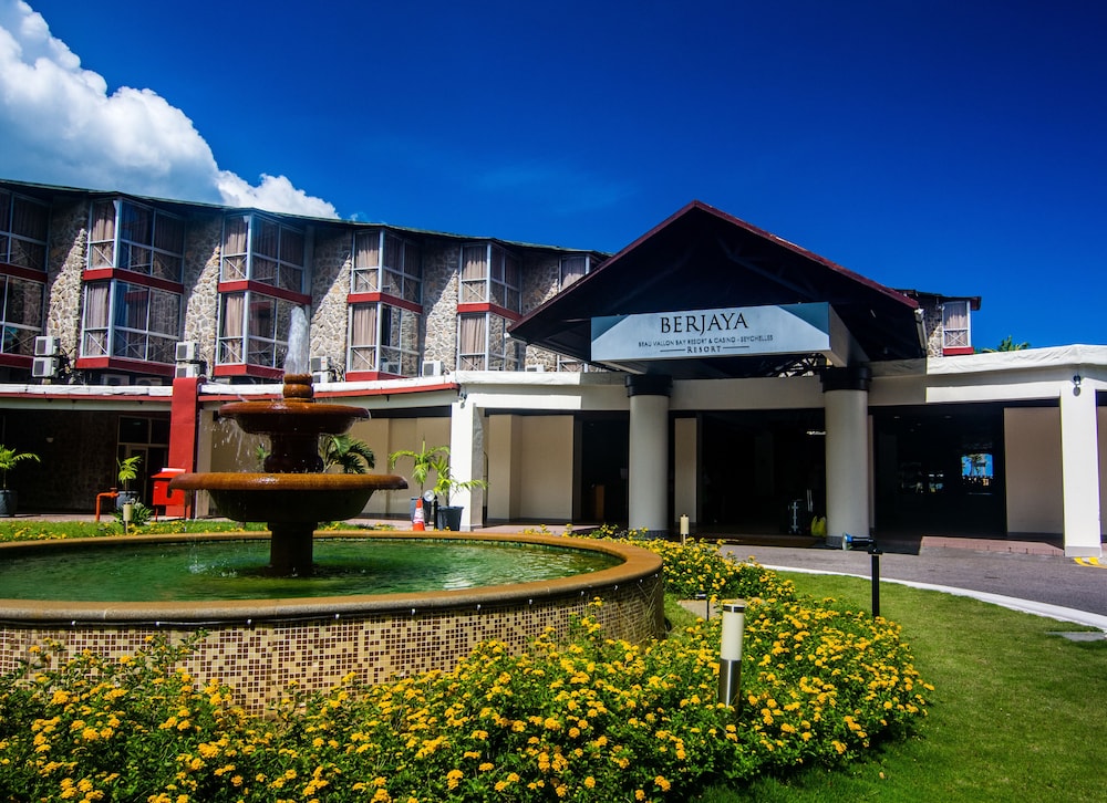 Berjaya Beau Vallon Bay Resort & Casino — Hotel building in Victoria