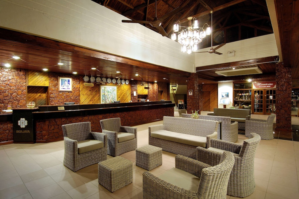Berjaya Beau Vallon Bay Resort & Casino — Restaurant & bars in Victoria