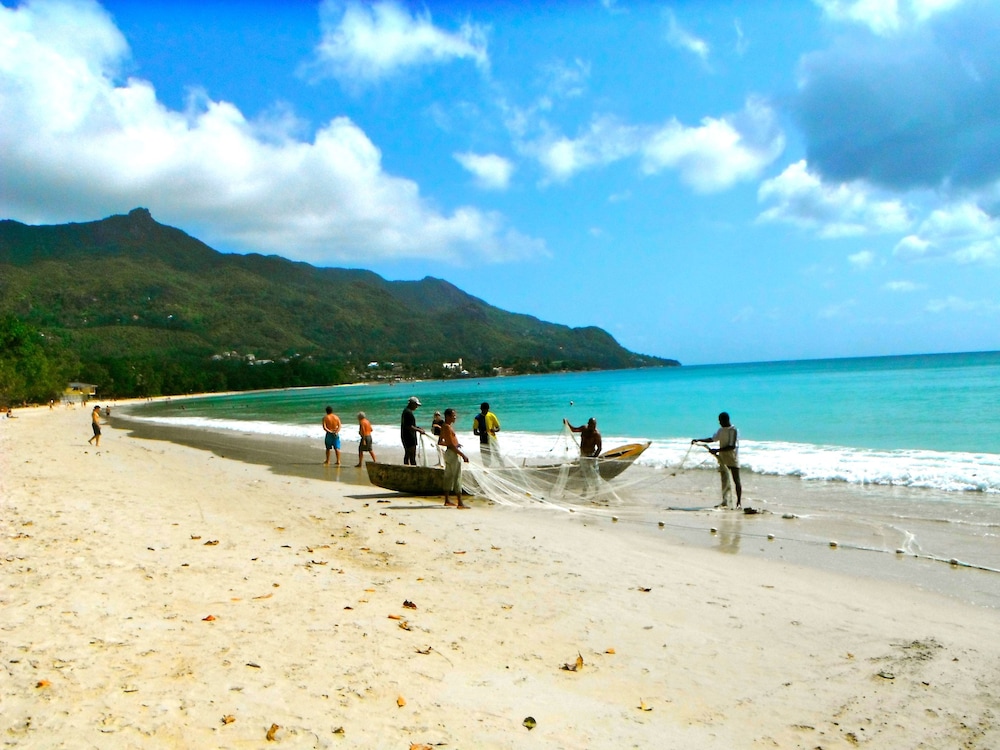Berjaya Beau Vallon Bay Resort & Casino — Beach in Victoria