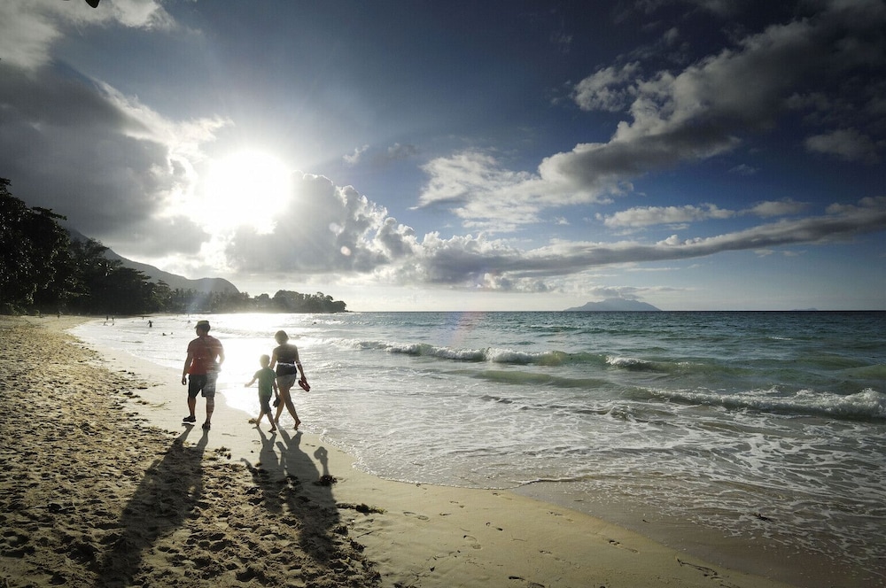 Berjaya Beau Vallon Bay Resort & Casino — Beach in Victoria