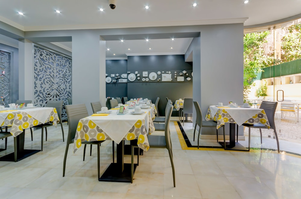Hotel Avenida Park — Restaurant & bars in Lisbon, Lisboa
