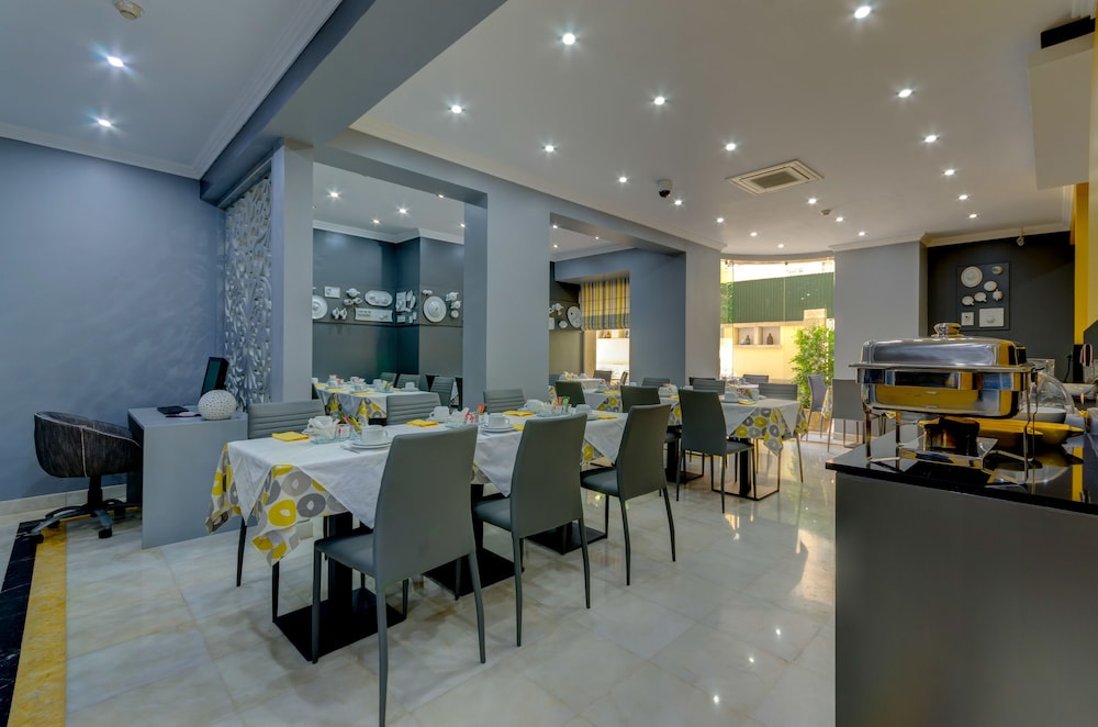 Hotel Avenida Park — Restaurant & bars in Lisbon, Lisboa