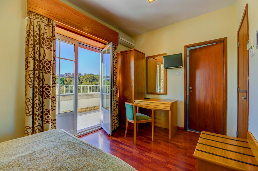 Hotel Avenida Park — Hotel rooms in Lisbon, Lisboa