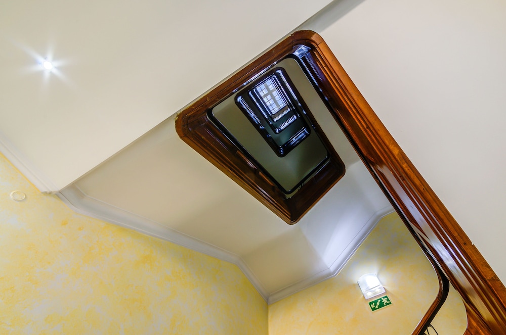 Hotel Avenida Park — Hotel building in Lisbon, Lisboa