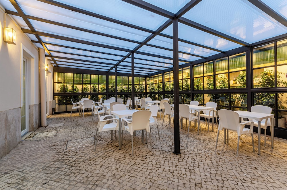 Hotel Avenida Park — Restaurant & bars in Lisbon, Lisboa