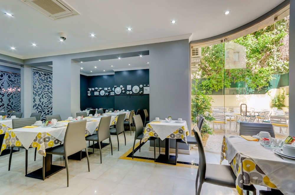 Hotel Avenida Park — Restaurant & bars in Lisbon, Lisboa