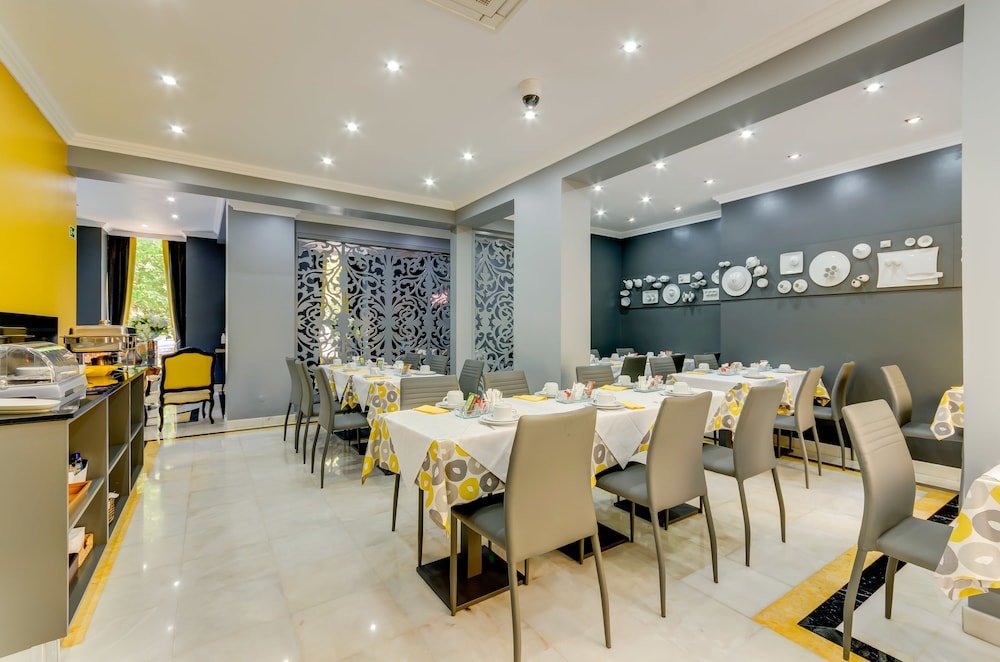 Hotel Avenida Park — Restaurant & bars in Lisbon, Lisboa