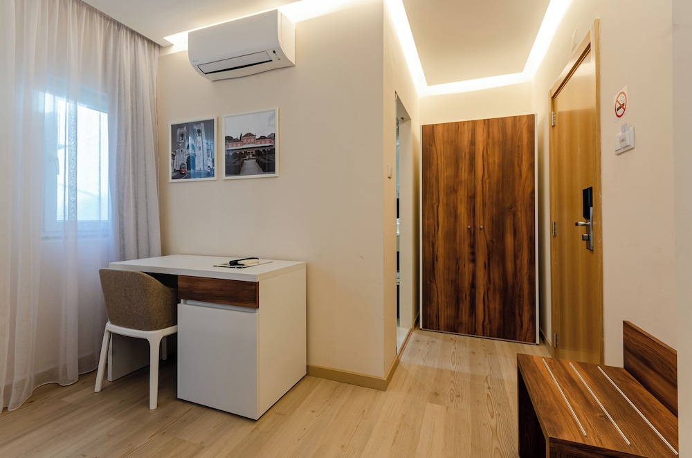 Hotel Avenida Park — Hotel rooms in Lisbon, Lisboa