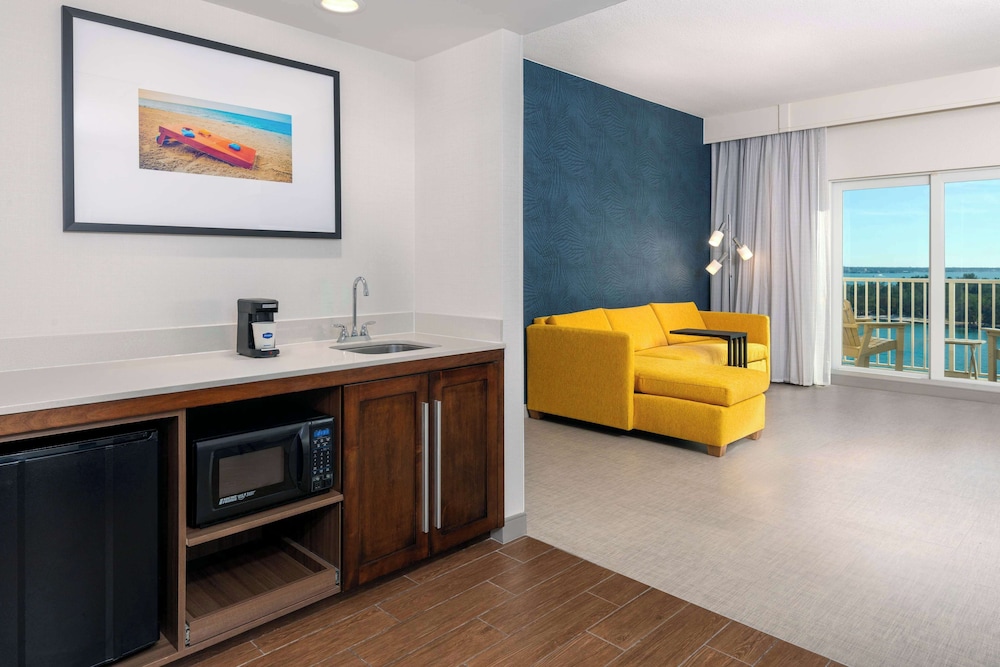 Hampton Inn & Suites Clearwater Beach — Hotel rooms in Clearwater, Florida