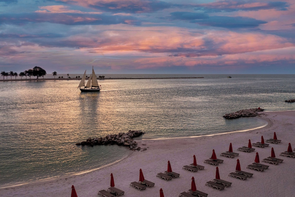 Hampton Inn & Suites Clearwater Beach — Beach in Clearwater, Florida