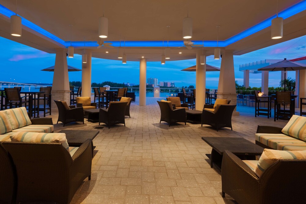 Hampton Inn & Suites Clearwater Beach — Restaurant & bars in Clearwater, Florida