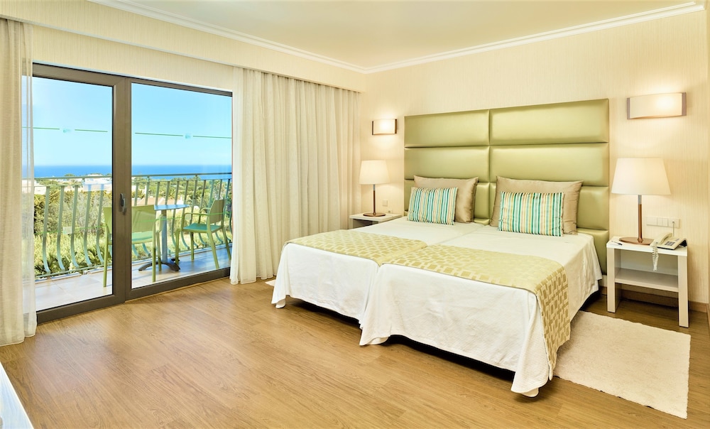Hotel Baia Grande — Hotel rooms in Albufeira, Faro