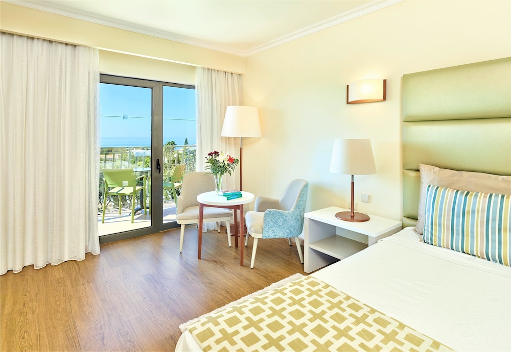 Hotel Baia Grande — Hotel rooms in Albufeira, Faro