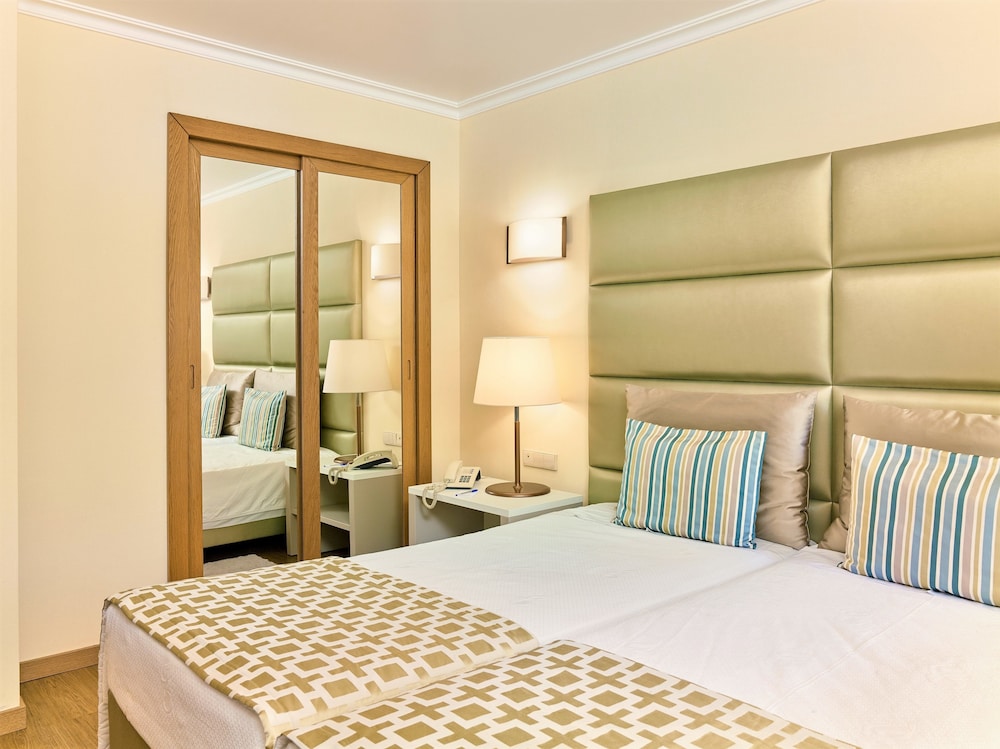 Hotel Baia Grande — Hotel rooms in Albufeira, Faro