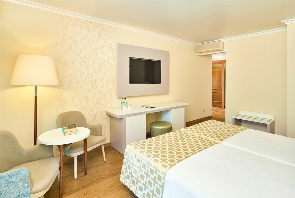 Hotel Baia Grande — Hotel rooms in Albufeira, Faro