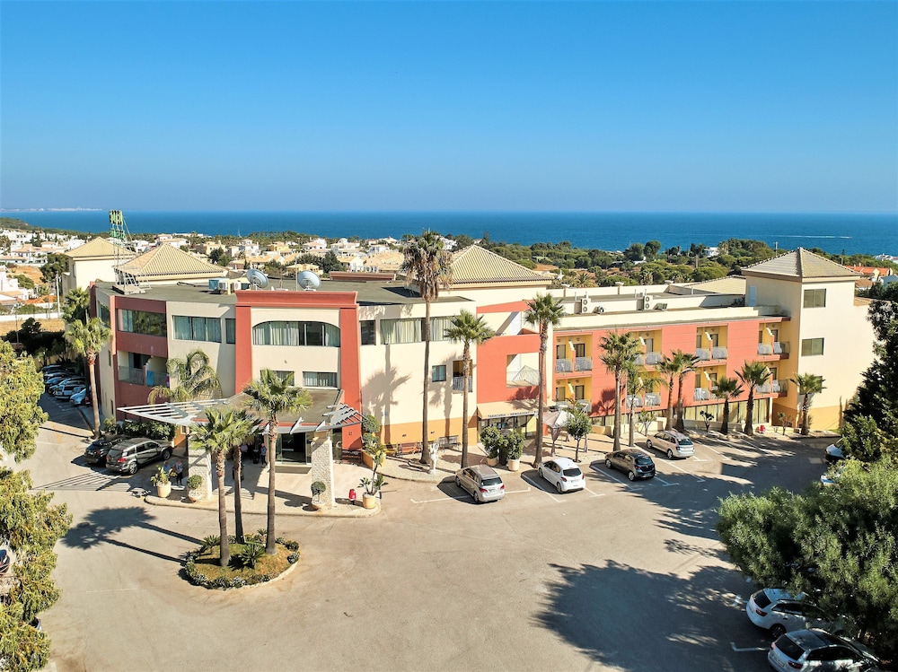 Hotel Baia Grande — Hotel building in Albufeira, Faro