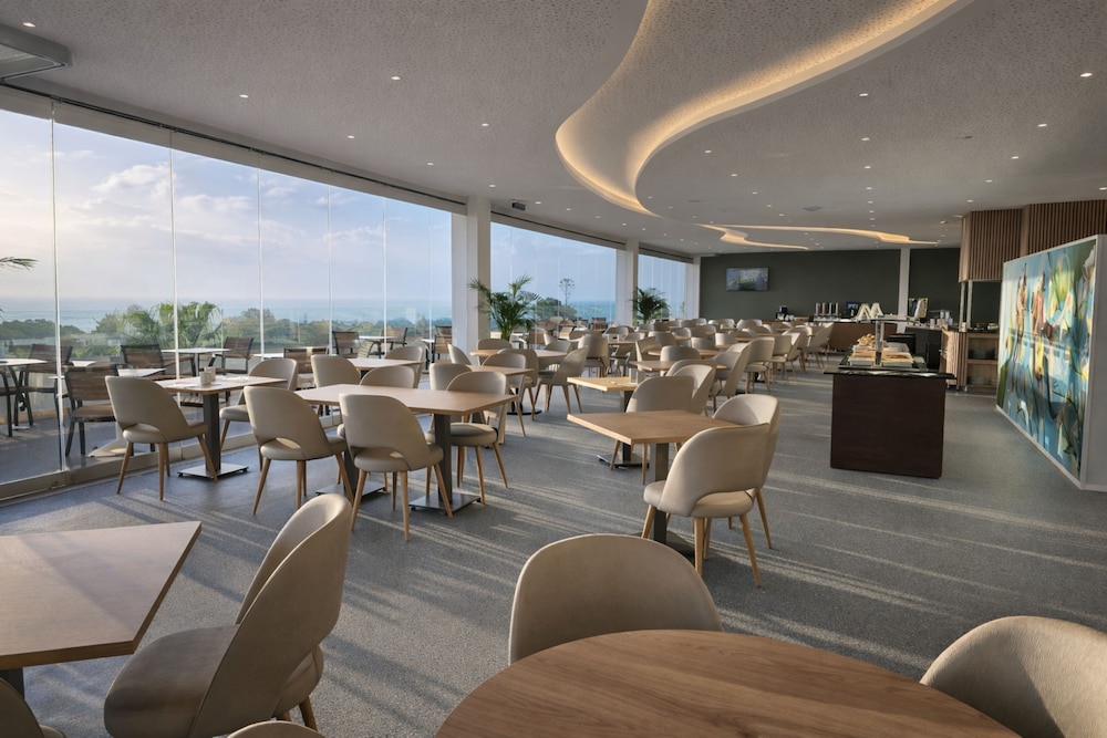 Hotel Baia Grande — Restaurant & bars in Albufeira, Faro