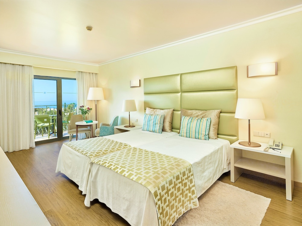 Hotel Baia Grande — Hotel rooms in Albufeira, Faro