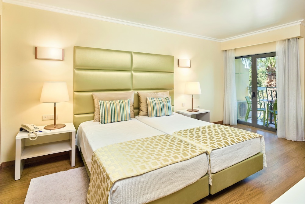 Hotel Baia Grande — Hotel rooms in Albufeira, Faro