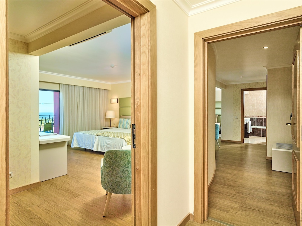 Hotel Baia Grande — Hotel rooms in Albufeira, Faro