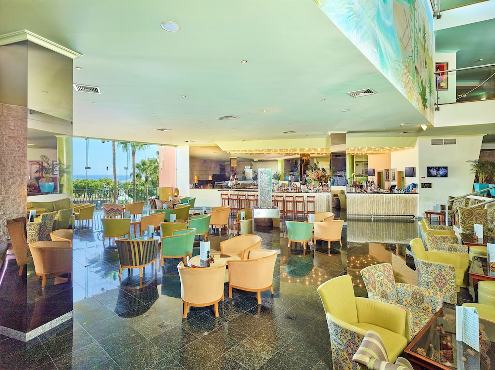 Hotel Baia Grande — Hotel building in Albufeira, Faro