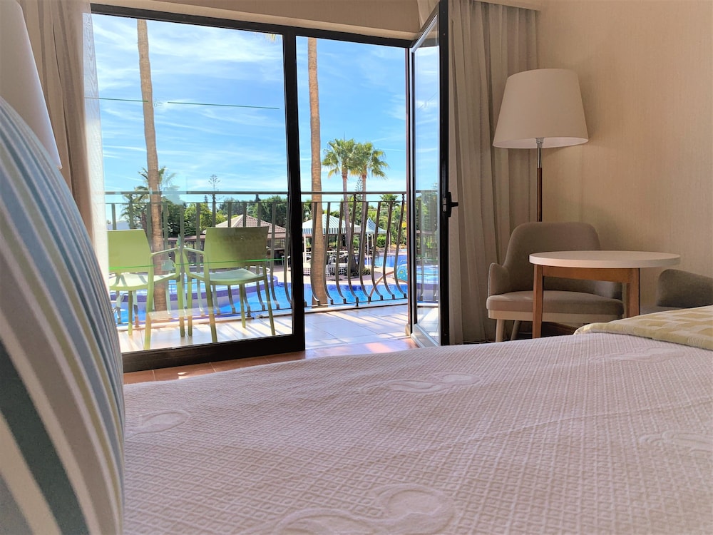Hotel Baia Grande — Hotel rooms in Albufeira, Faro