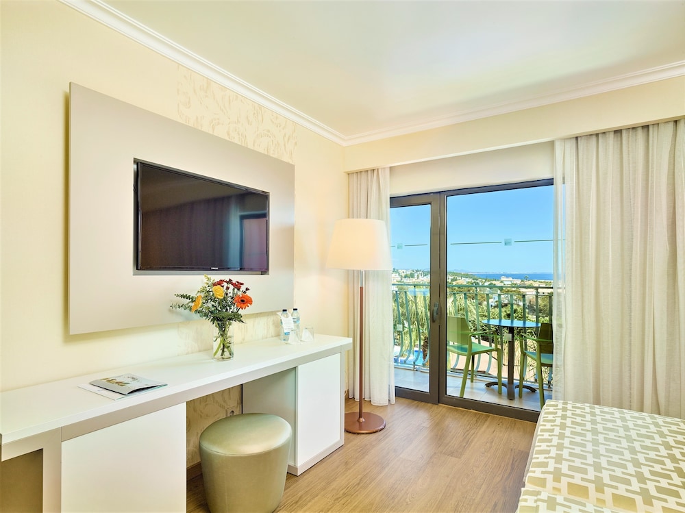 Hotel Baia Grande — Hotel rooms in Albufeira, Faro