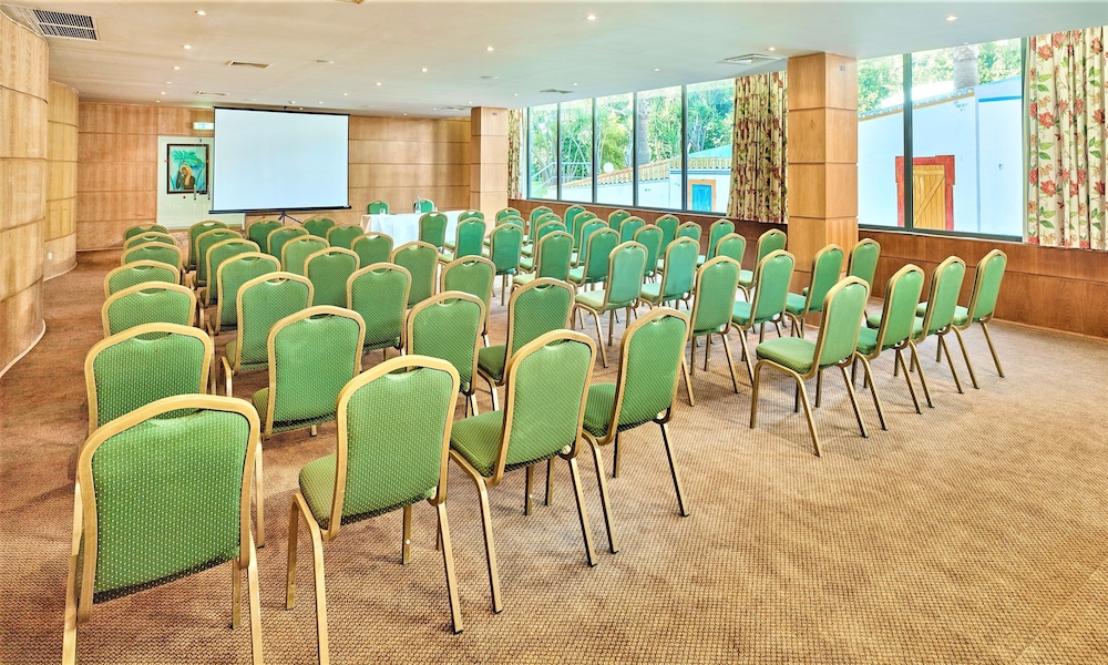 Hotel Baia Grande — Hotel building in Albufeira, Faro