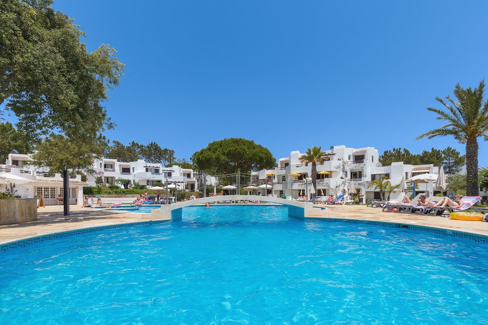 Balaia Golf Village Resort — Swimming pool in Albufeira, Faro
