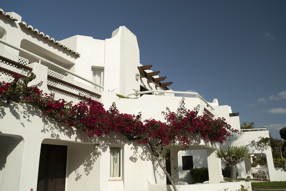 Balaia Golf Village Resort — Hotel building in Albufeira, Faro