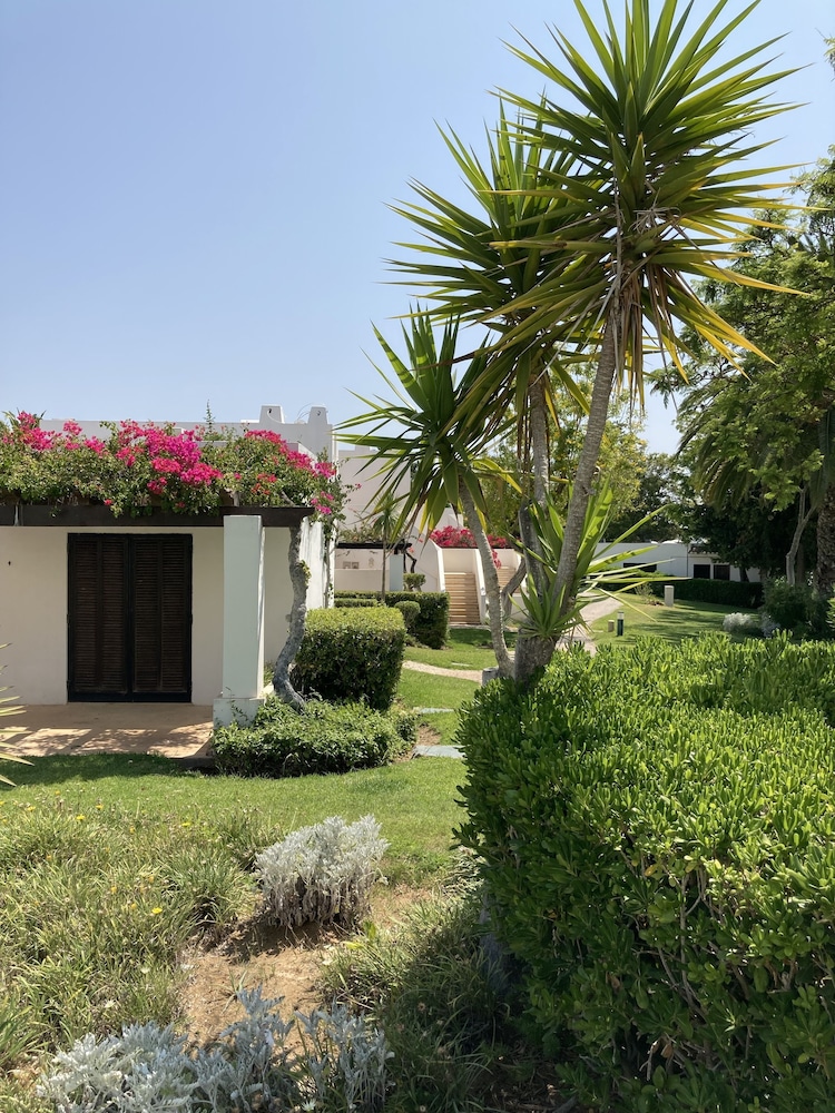 Balaia Golf Village Resort — Hotel building in Albufeira, Faro