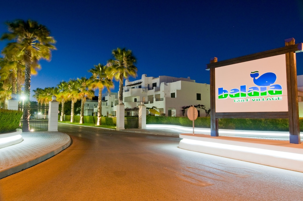 Balaia Golf Village Resort — Hotel building in Albufeira, Faro