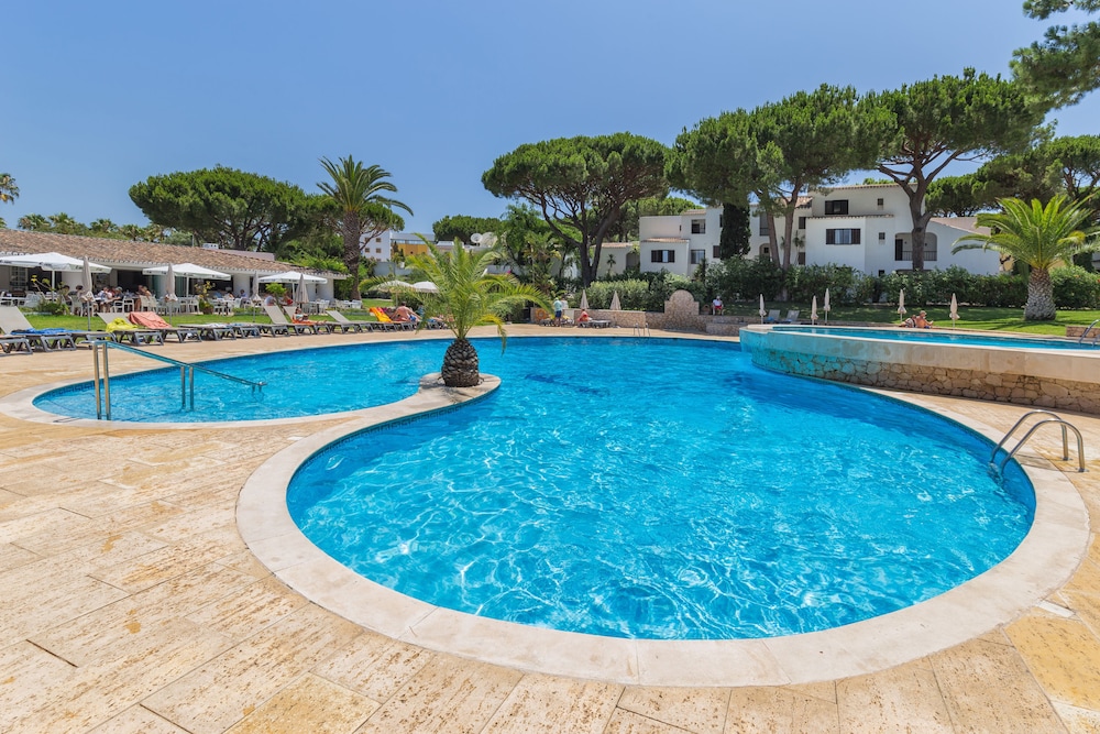 Balaia Golf Village Resort — Swimming pool in Albufeira, Faro