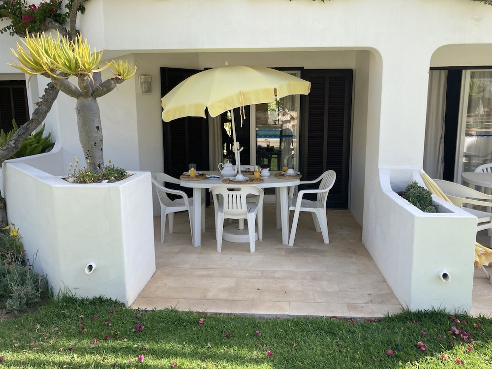 Balaia Golf Village Resort — Hotel building in Albufeira, Faro