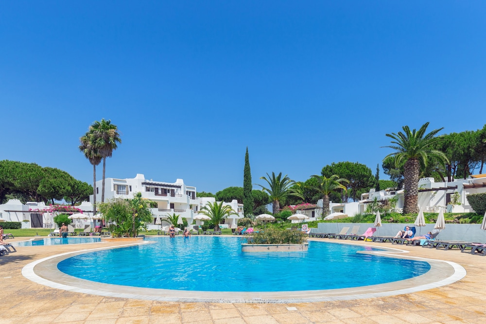 Balaia Golf Village Resort — Swimming pool in Albufeira, Faro