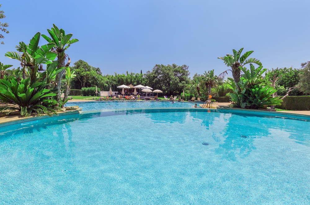 Balaia Golf Village Resort — Swimming pool in Albufeira, Faro