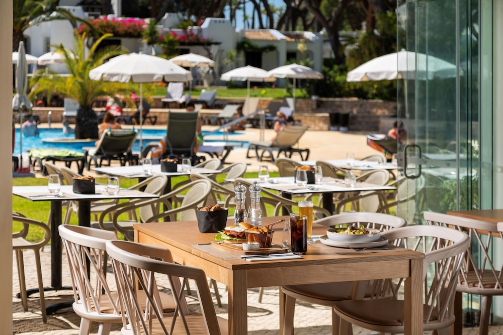 Balaia Golf Village Resort — Restaurant & bars in Albufeira, Faro