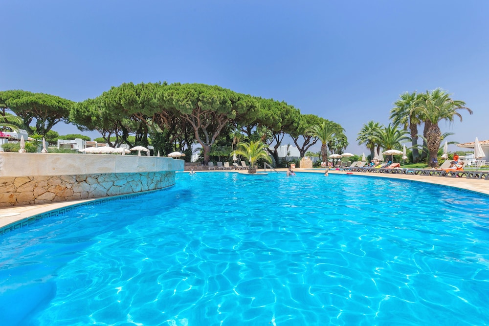 Balaia Golf Village Resort — Swimming pool in Albufeira, Faro