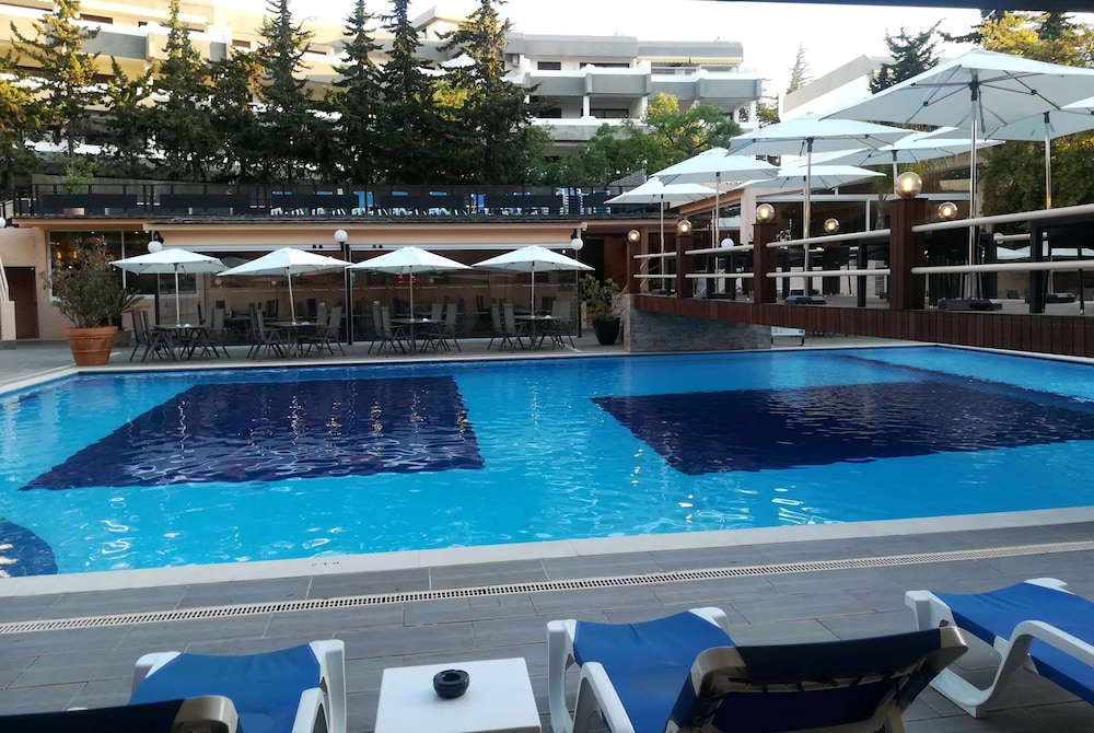 Hotel Balaia Mar — Swimming pool in Albufeira, Faro