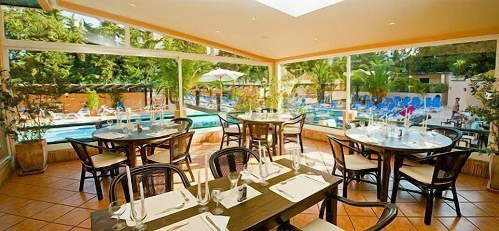 Hotel Balaia Mar — Restaurant & bars in Albufeira, Faro