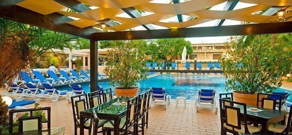 Hotel Balaia Mar — Hotel building in Albufeira, Faro