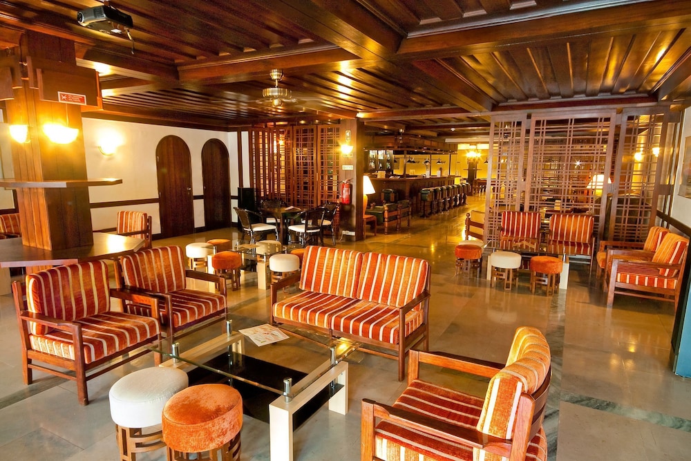 Hotel Balaia Mar — Restaurant & bars in Albufeira, Faro