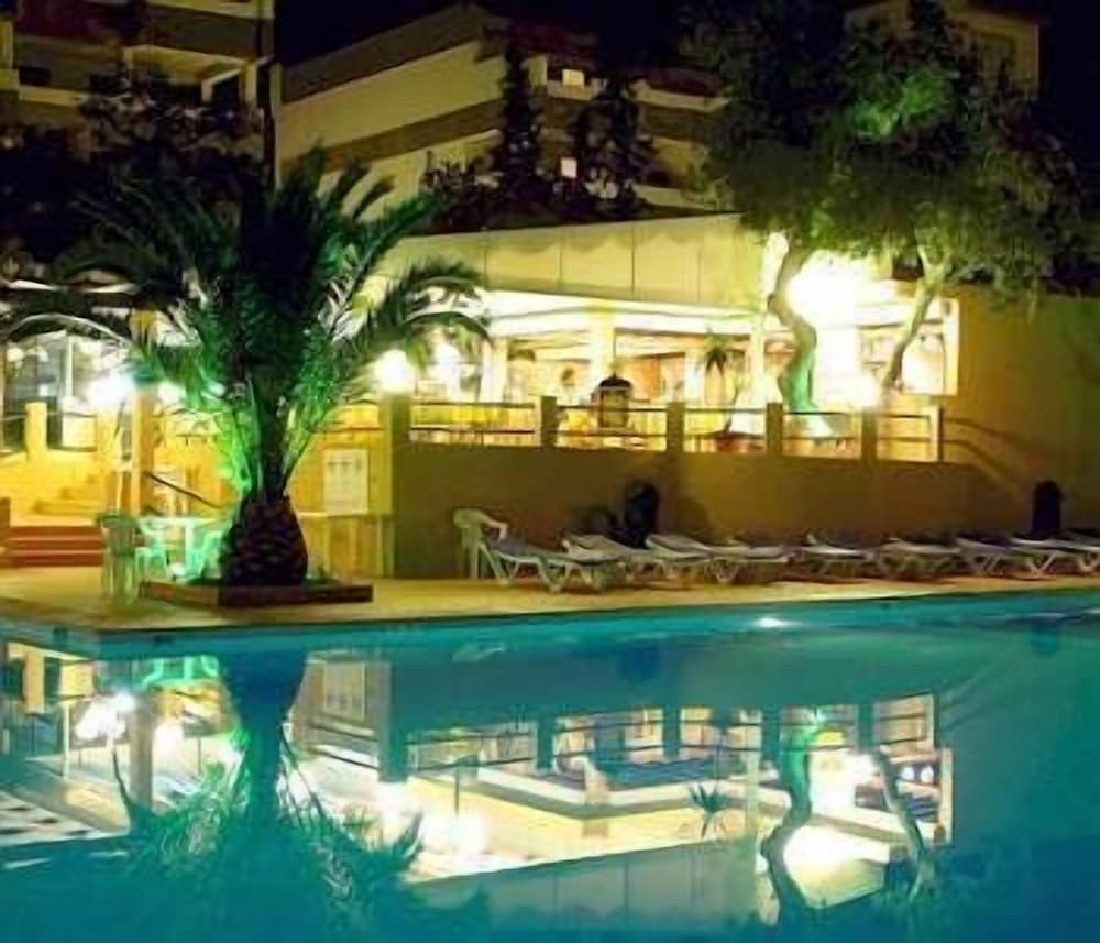 Hotel Balaia Mar — Swimming pool in Albufeira, Faro