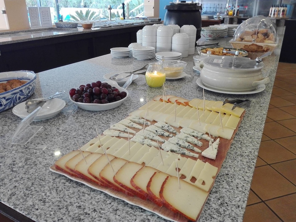 Hotel Balaia Mar — Restaurant & bars in Albufeira, Faro